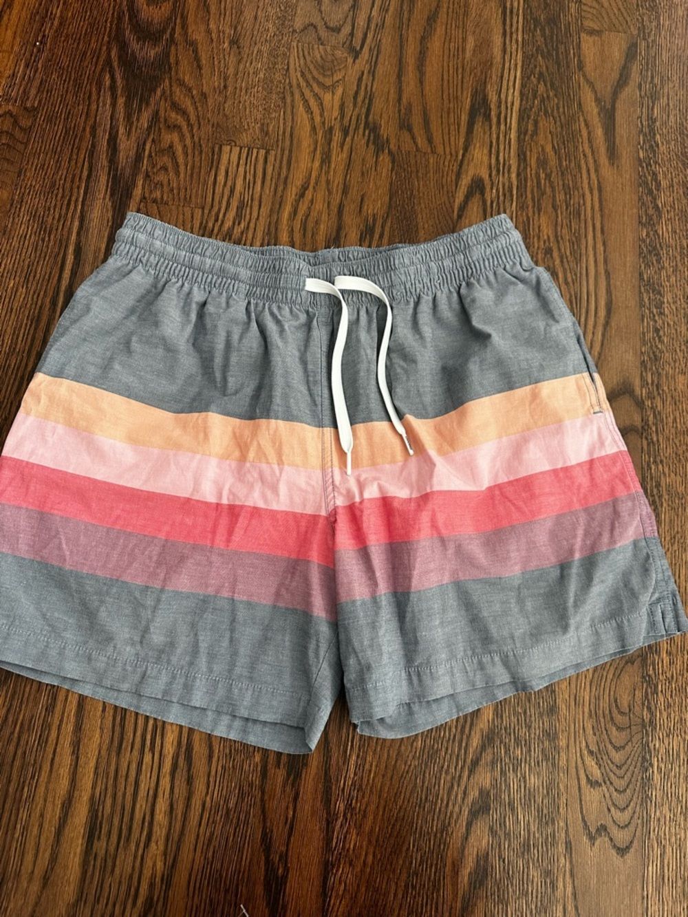 Chubbies Sunset Stripe 7" Classic Swim Trunks Men's M | Lined Board Shorts